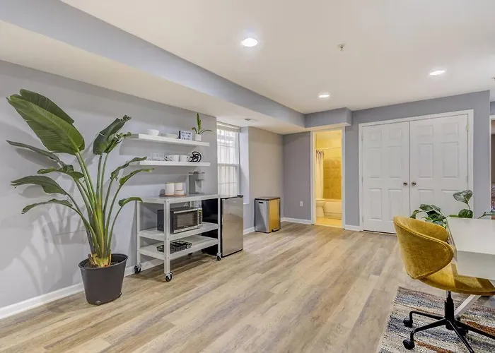 Spacious Suite In Deanwood + Free Parking